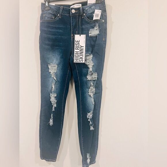 New Almost Famous™ High Rise Destructed junior Skinny Jeans pants size 3 - Picture 7 of 10